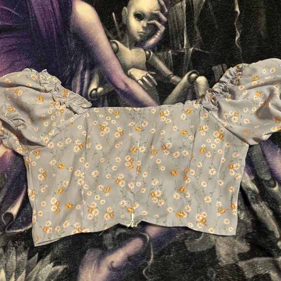 floral crop top - Picture 2 of 2